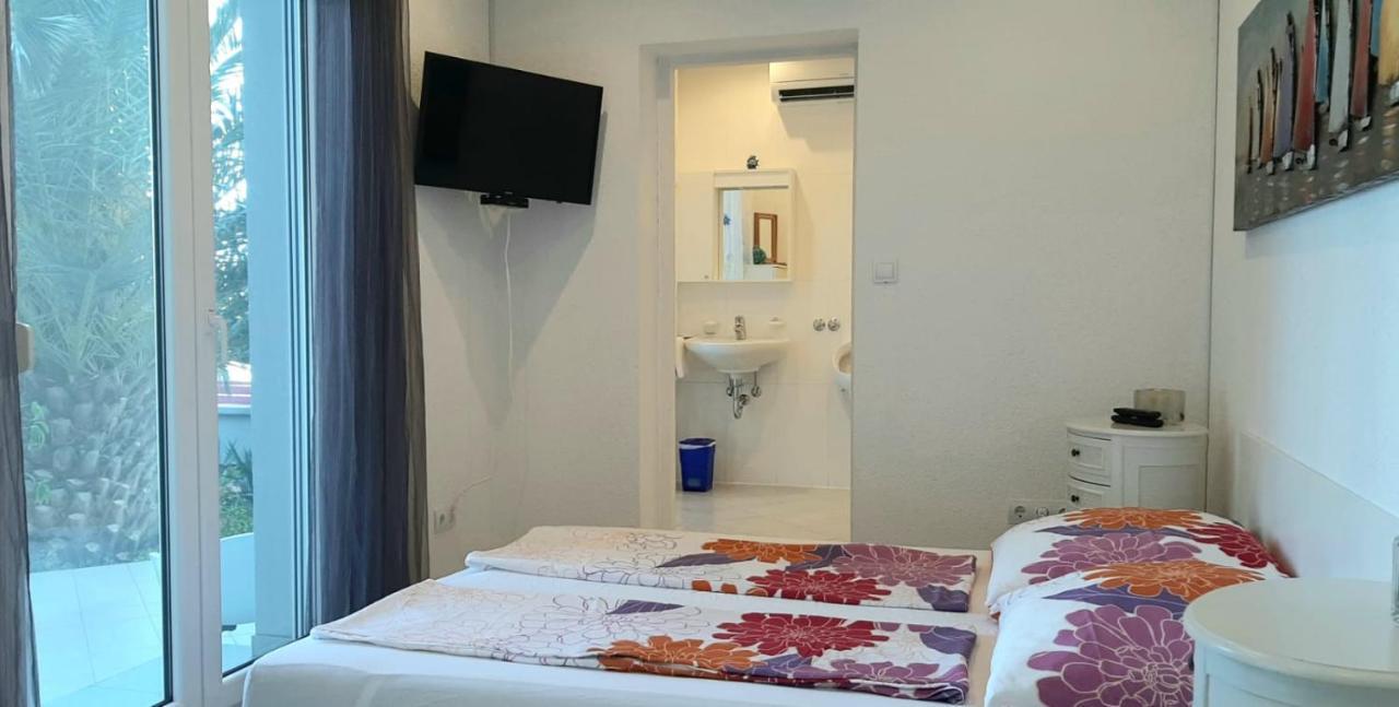 Helles Doppelzimmer Mit Bad, Terrasse Und Pool, Seperater Eingang, Liznjan, Istrien المظهر الخارجي الصورة